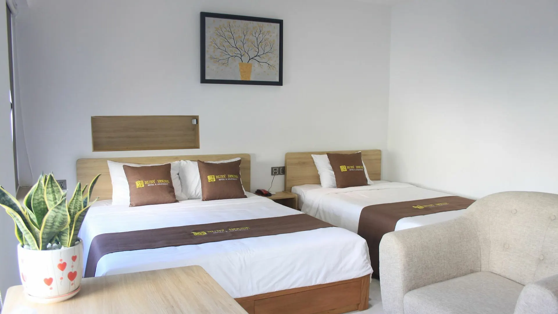 Ruby House Hotel And Apartment Da Nang